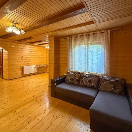 Gutzulwood Villa *