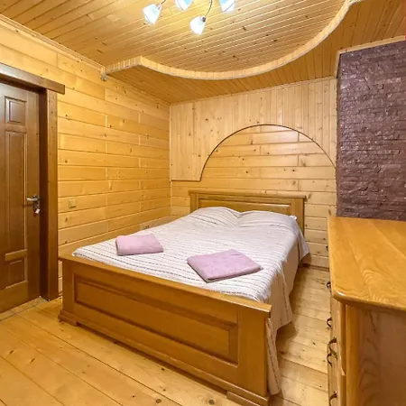 Gutzulwood Villa