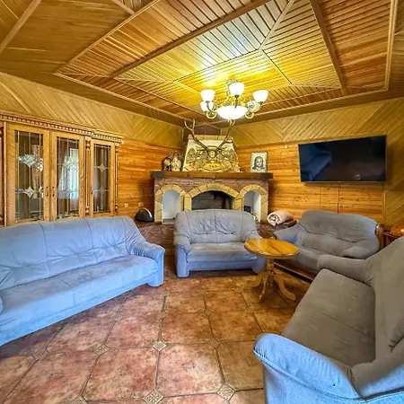 Gutzulwood Villa *