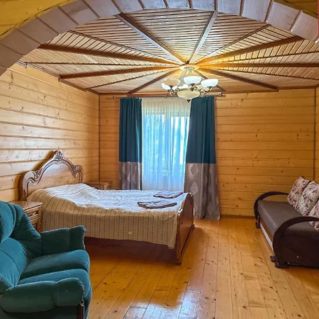 Gutzulwood Villa